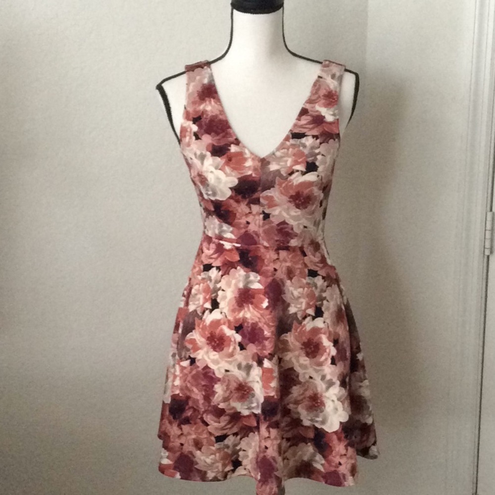 👗✨ Floral Sleeveless Dress - Burgundy-Pink, Size S